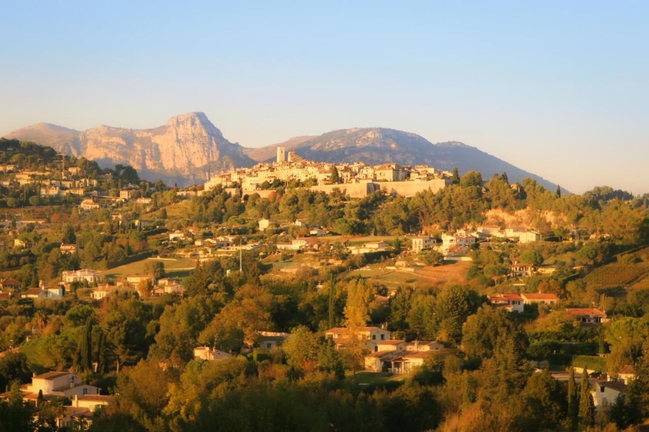 Hotel Marc-Hely La Colle-sur-Loup Dış mekan fotoğraf