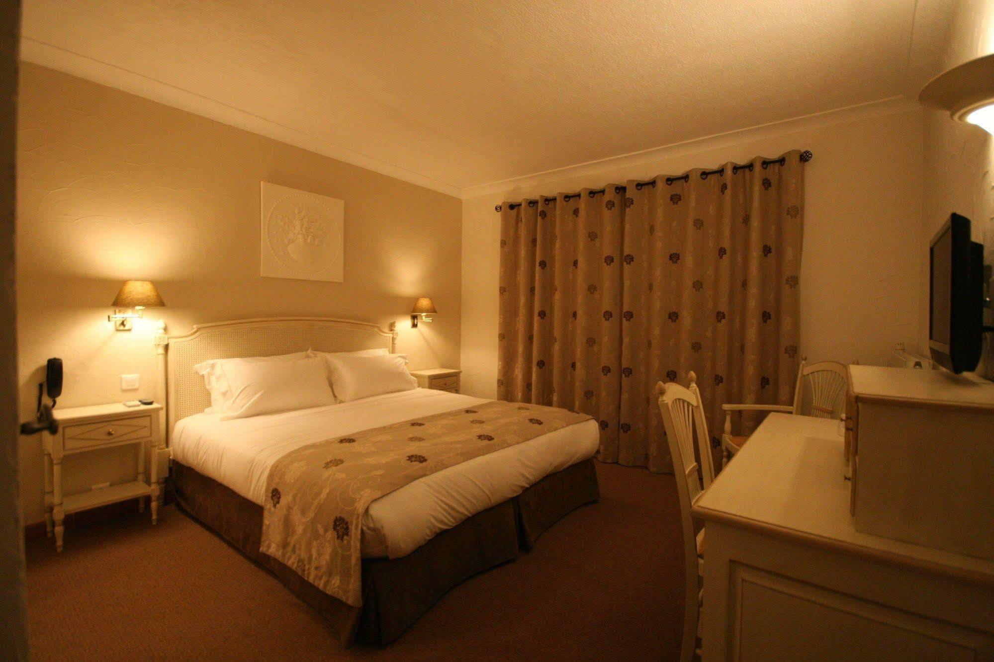 Hotel Marc-Hely La Colle-sur-Loup Dış mekan fotoğraf